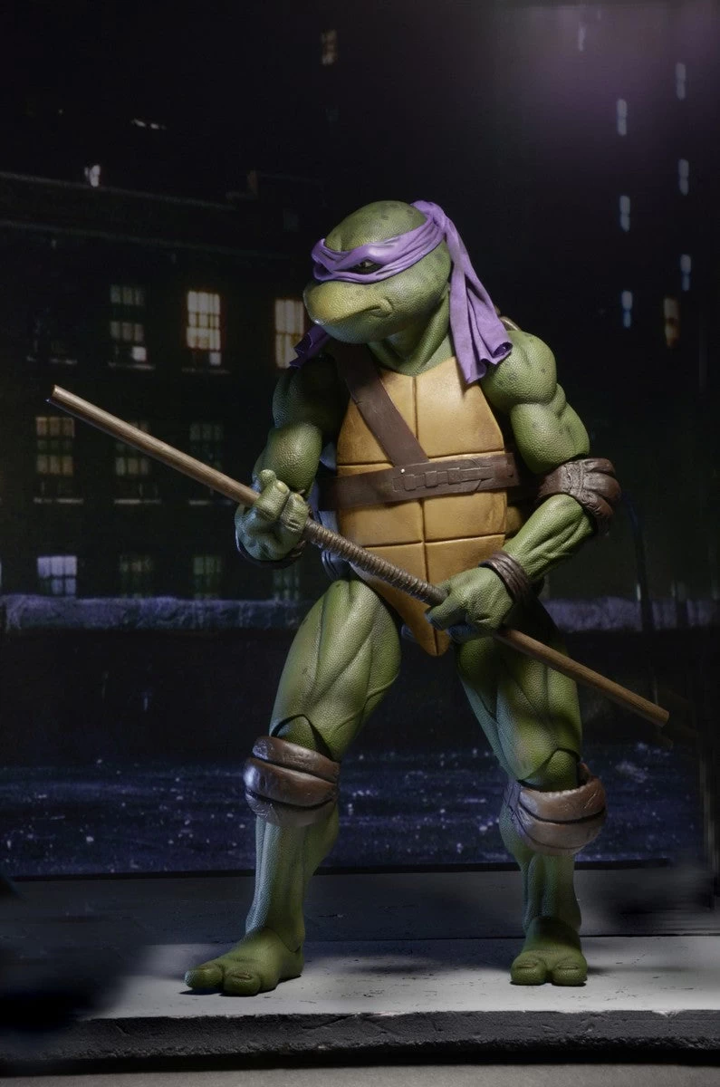 TMNT NECA - Giant-sized Movie Donatello 1:4 Scale 16.5" Figure 8 TMNT NECA - Giant-sized Movie Donatello 1:4 Scale 16.5" Figure - Image 6