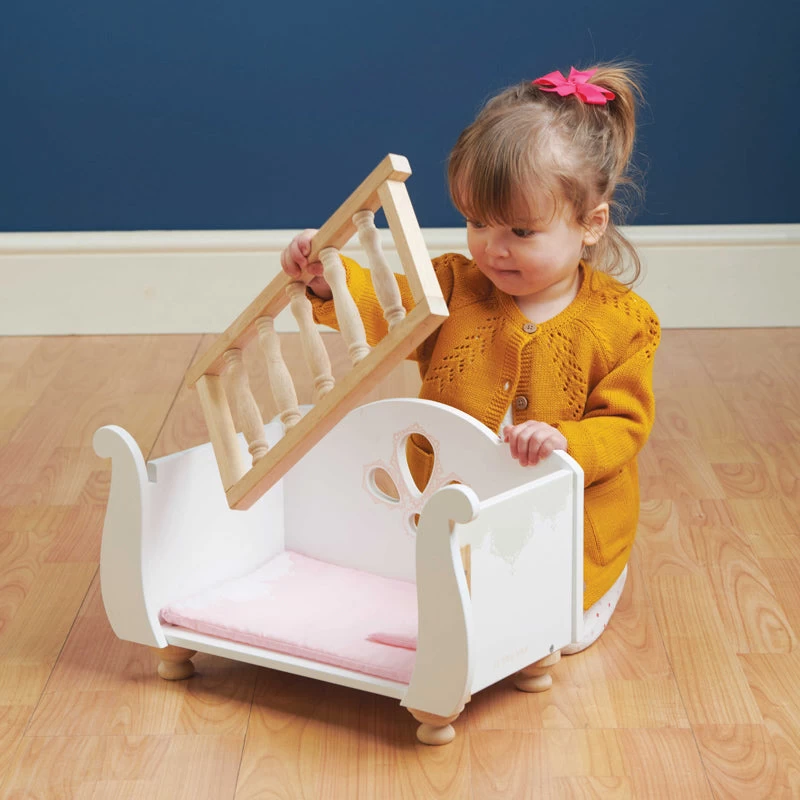 Le Toy Van Honeybake Wooden Doll Cot 4 Le Toy Van Honeybake Wooden Doll Cot - Image 2