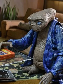 NECA E.T. Telepathic Ultimate 40th Anniversary 7" Scale Action Figure -Playworld Shop NECAET40thAnniversaryTelepathicActionFigurelife3
