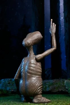 NECA E.T. Ultimate 40th Anniversary 7" Scale Action Figure 12 NECA E.T. Ultimate 40th Anniversary 7" Scale Action Figure -Playworld Shop NECAUltimate ET back